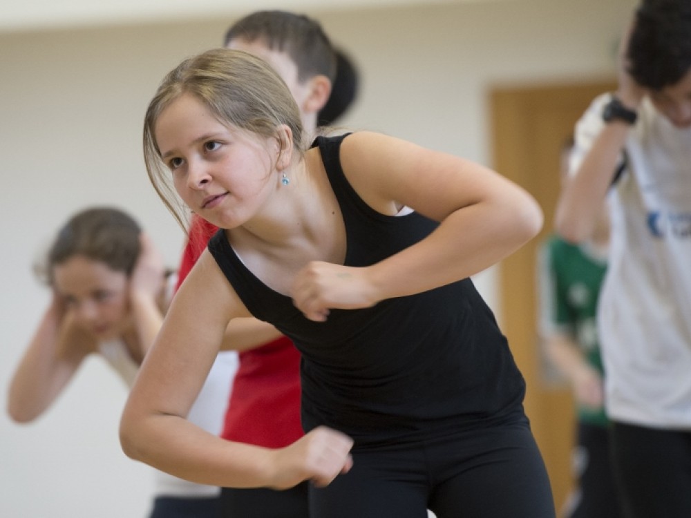 leise-bruellen-tanz_kunst-8240_800x532_.jpg