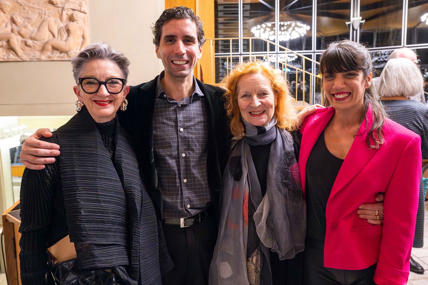 gala_surprise_8.jpeg gala_surprise_8.jpeg