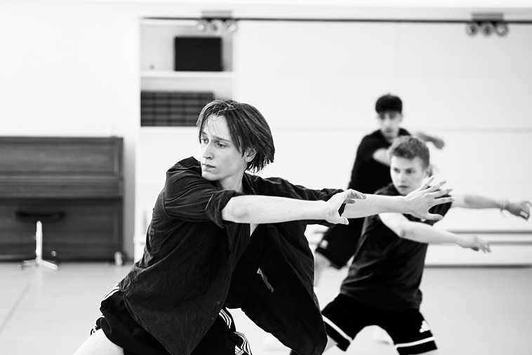 07.20.26_mind_the_gap_ii_cq_7569_dance_b_w_.jpg 07.20.26_mind_the_gap_ii_cq_7569_dance_b_w_.jpg